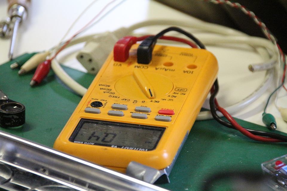 为什么在使用直流稳压电源时，电流调不上去或者电压调不上去?